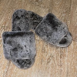 Lemon slippers furry slides gray